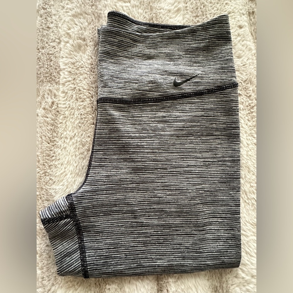 Nike Black and White Patterned Leggings